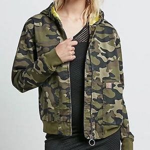 Barely worn volcom jacket